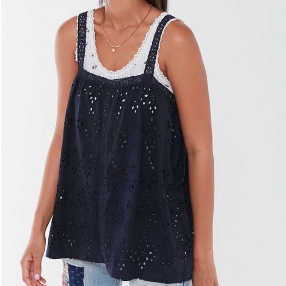 Eyelet tank